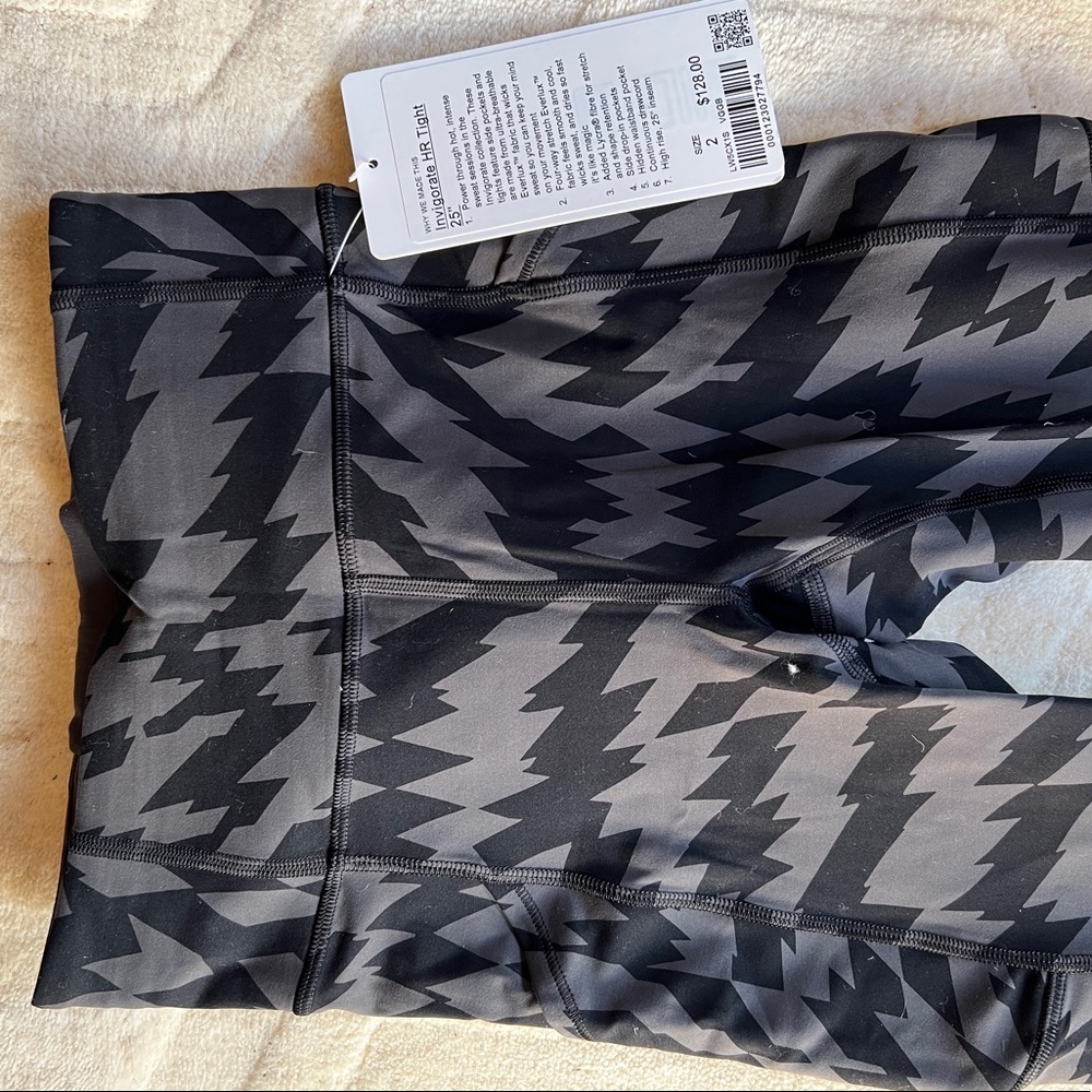 NWT Lululemon Invigorate Leggings 25" - Sz 2